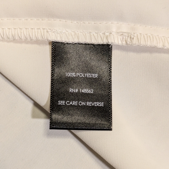 Women's TORRID Henley Cream Blouse, V-neck, Long Sleeve, Classic,‎ Sz 1 - Picture 8 of 8